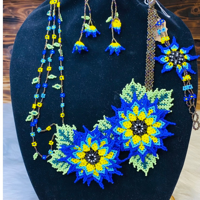Collar Chaquira Girasol en Azul